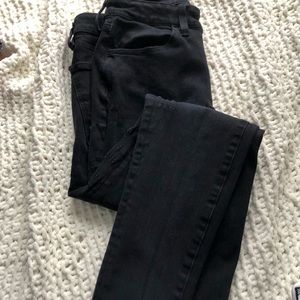 Black high-rise 360 super stretchy skinny jean